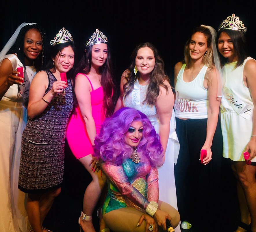 Excited guests with queens